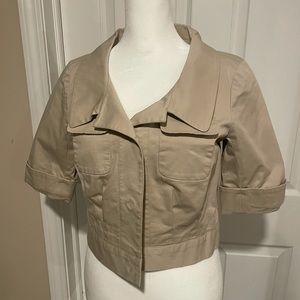 Super cute, crop jacket, snap buttons.